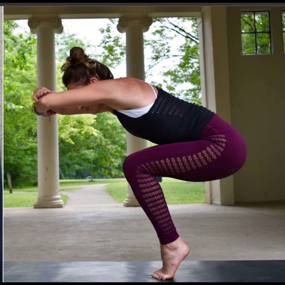 LULULEMON reveal right